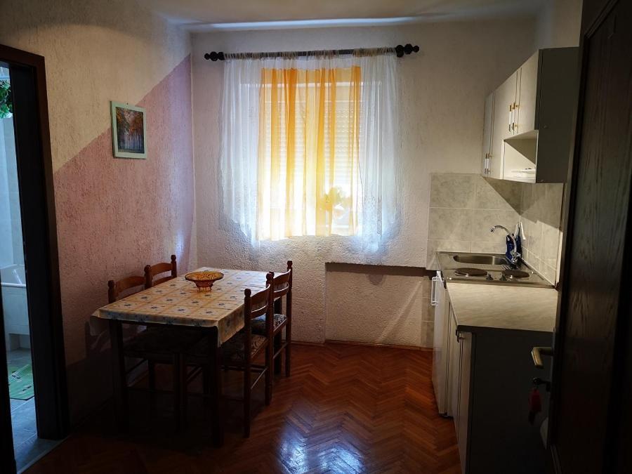 Apartments Anita Sibinj Krmpotski Extérieur photo