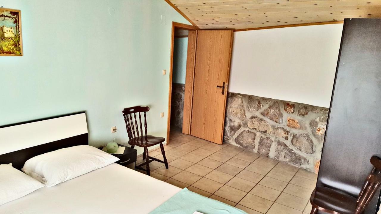 Apartments Anita Sibinj Krmpotski Extérieur photo