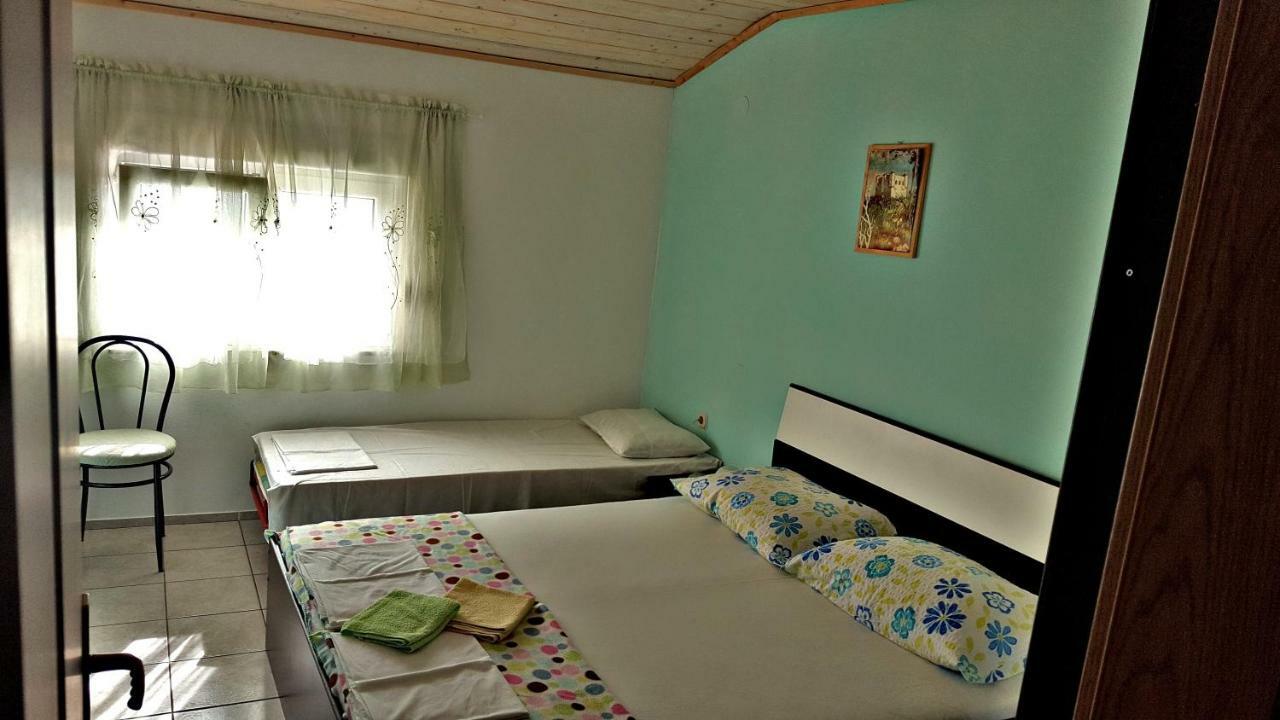 Apartments Anita Sibinj Krmpotski Extérieur photo