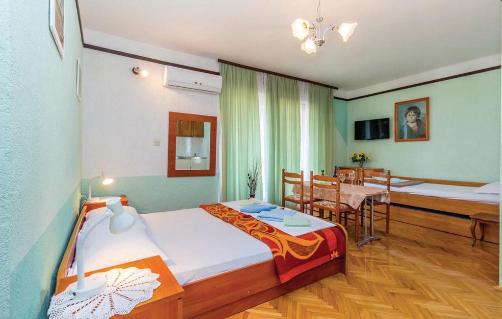 Apartments Anita Sibinj Krmpotski Extérieur photo