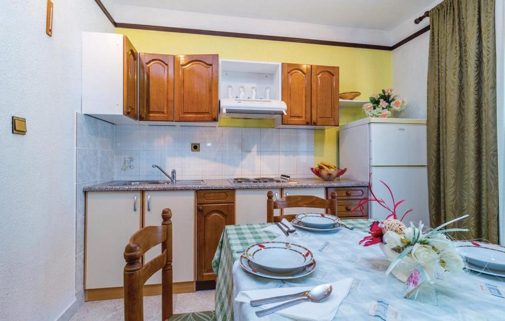Apartments Anita Sibinj Krmpotski Extérieur photo