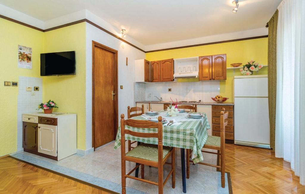 Apartments Anita Sibinj Krmpotski Extérieur photo